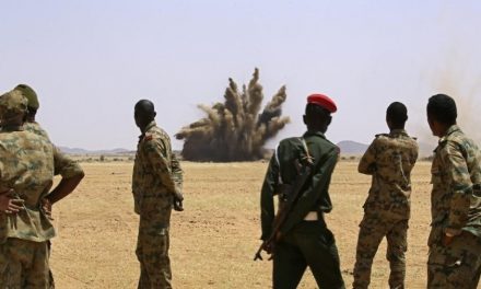 Governo e rebeldes sudaneses assinam acordo de paz histórico