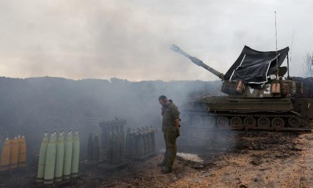 Israel faz ataques intensos contra Hezbollah no sul do Líbano